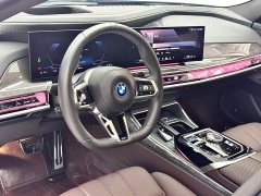 BMW i7 eDrive50L M Sport Package - фото 17