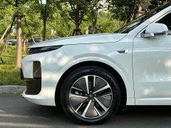Li Auto L6 Pro - фото 3