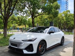 Changan UNI-V 1.5T Premium Version - фото 1