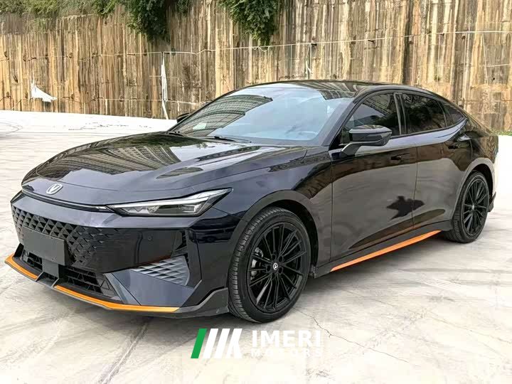 Changan UNI-V 1.5T Premium Version - автомобиль из Китая