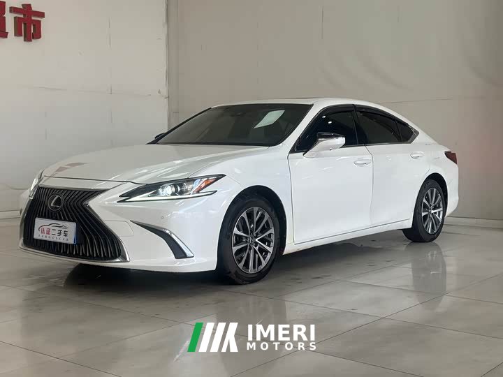 Lexus ES 2022 200 Deluxe Edition - автомобиль из Китая