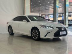 Lexus ES 2022 200 Deluxe Edition - фото 3