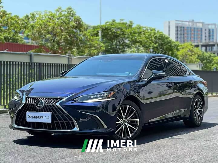 Lexus ES 300h Edition - автомобиль из Китая