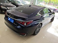 Lexus ES 300h Edition - фото 6