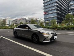 Lexus ES 300h Edition - фото 3