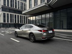 Lexus ES 300h Edition - фото 9
