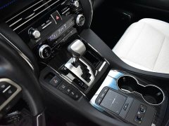 Lexus LM LM300h 2.5L Edition - фото 14