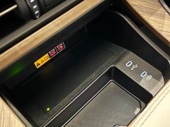Lexus LM 500h Edition - фото 12