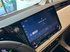 Lexus LM 500h Edition - фото 9
