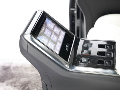 Lexus LM 300h Edition - фото 15