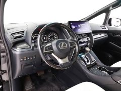 Lexus LM 300h Edition - фото 5