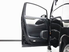 Lexus LM 300h Edition - фото 7