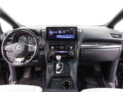 Lexus LM 300h Edition - фото 9