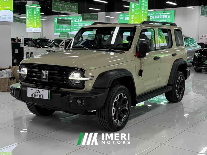 Tank 300 Hi4-T 37.1kWh