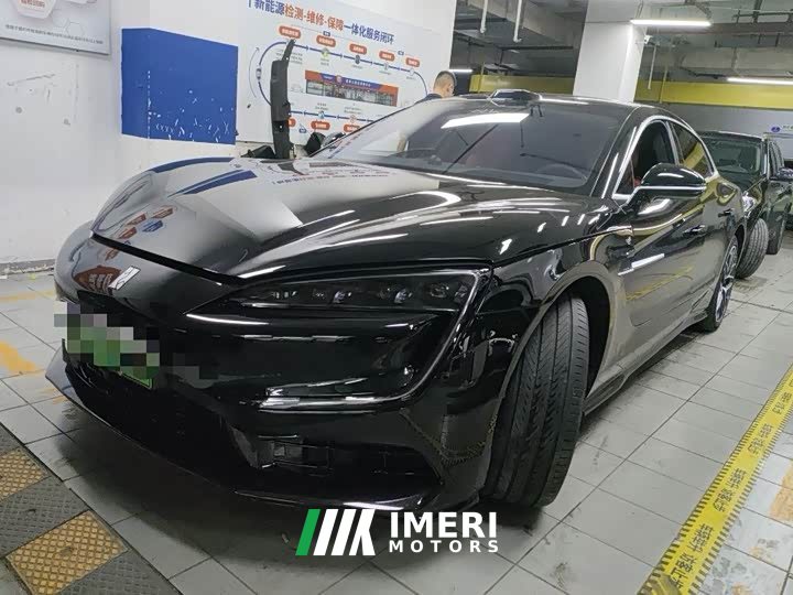 Yangwang U7 PHEV Flagship Edition - автомобиль из Китая