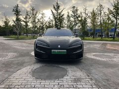 Yangwang U7 PHEV Luxury Edition - фото 2