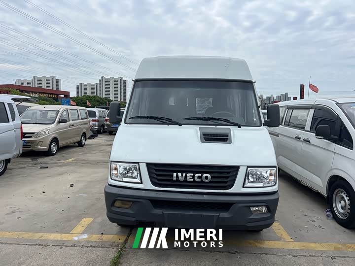 Iveco Proud 2.5T A37 M1 Passenger Car 5-9 Seats Long Axis Mid-Roof Double Tire Side Sliding Doors