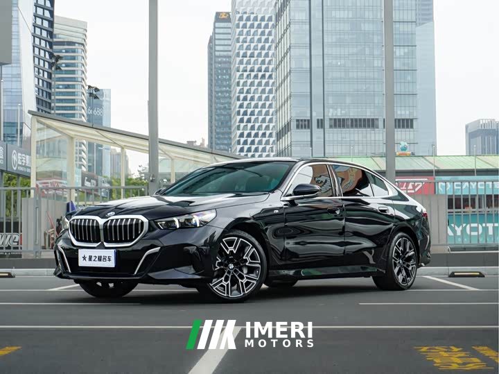 BMW 5 530Li Deluxe Version M - автомобиль из Китая