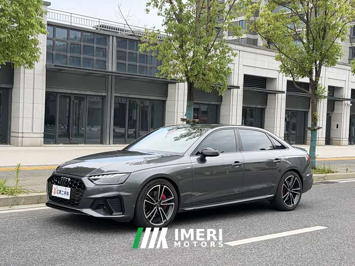 Audi A4L 45 TFSI quattro premium dynamic - автомобиль из Китая