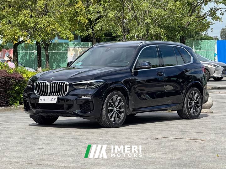 BMW X5 xDrive30i M - автомобиль из Китая