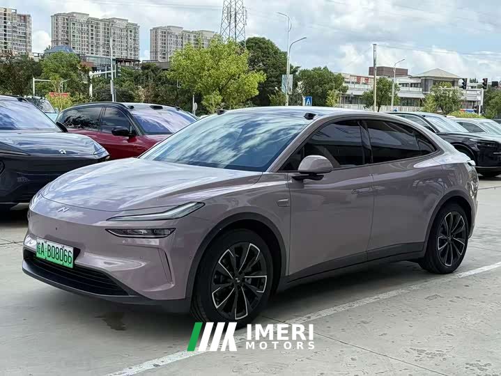 BMW L60 60kWh Edition - автомобиль из Китая