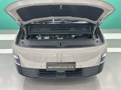 Li Auto MEGA Ultra - фото 13