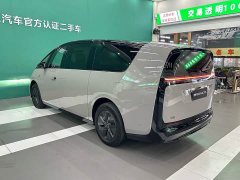 Li Auto MEGA Ultra - фото 18