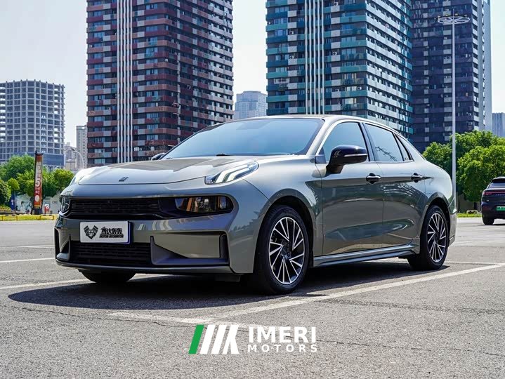 Lynk & Co 03 2.0TD Plus