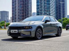 Lynk & Co 03 2.0TD Plus - фото 1