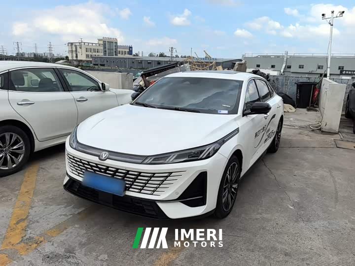 Changan 1.5T 500Bar Smart Version - автомобиль из Китая