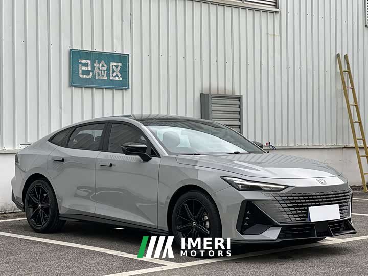 Changan UNI-V 1.5T Premium Version - автомобиль из Китая