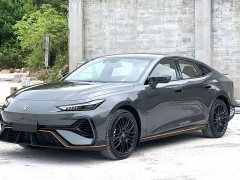 Changan UNI-V 1.5T 500BarPremium Version - фото 1