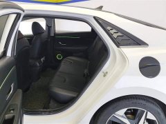 Lexus Elantra 2021 1.5L CVT LUX Premium Edition - фото 11