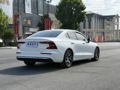 Volvo S60 B4 Luxury Edition - фото 4