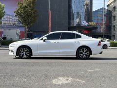 Volvo S60 B4 Luxury Edition - фото 6