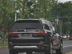 BMW X7 xDrive40i VersionLuxury - фото 4