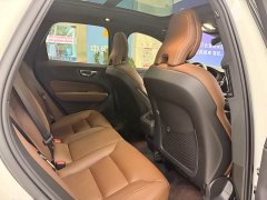 Volvo XC60 B5 AWDLuxury Edition - фото 16
