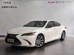 Lexus ES 300h Edition - фото 1
