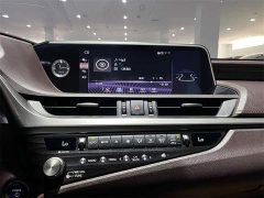 Lexus ES 300h Edition - фото 12