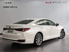 Lexus ES 300h Edition - фото 4