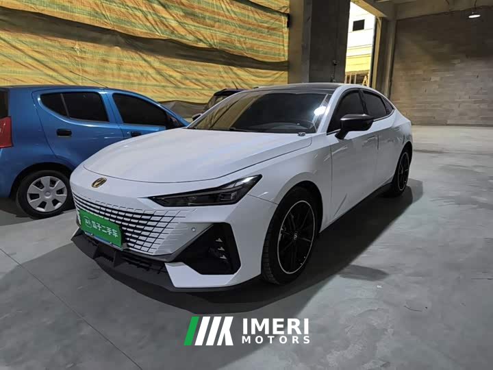 Changan UNI-V 1.5T Premium Version - автомобиль из Китая