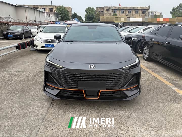 Changan UNI-V 1.5T Edition - автомобиль из Китая