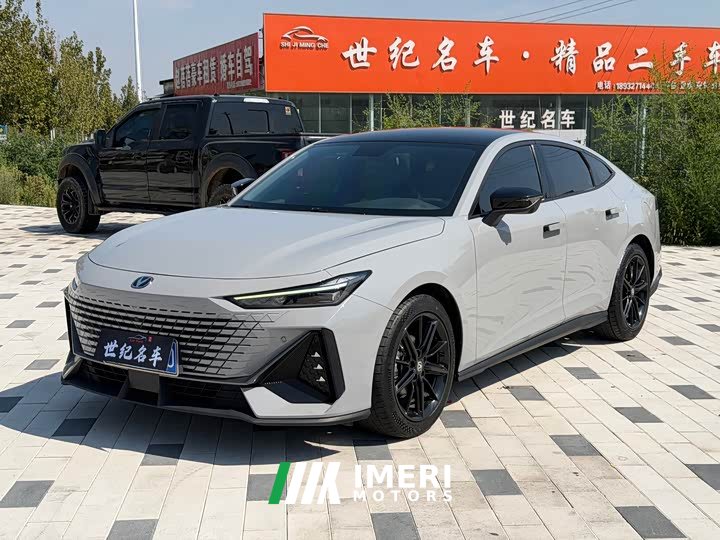 Changan UNI-V 1.5T Premium Version - автомобиль из Китая