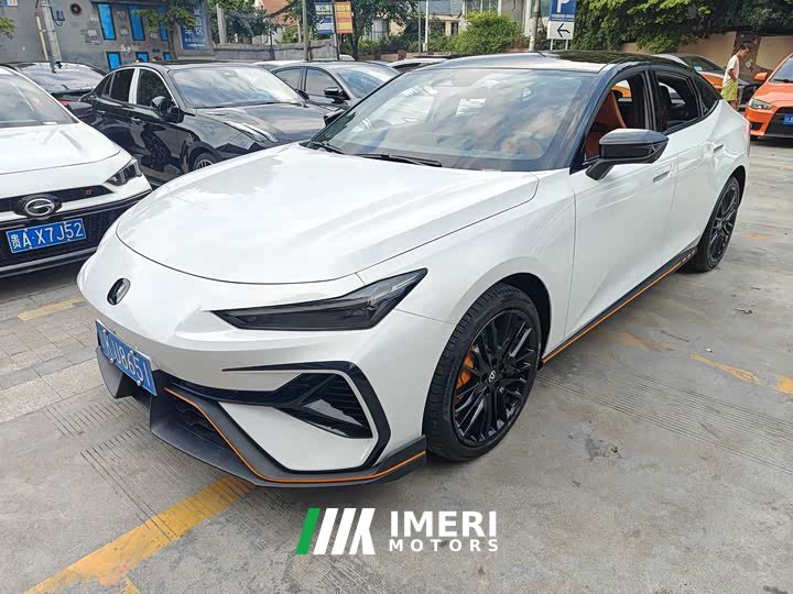 Changan UNI-V 2.0T Version - автомобиль из Китая