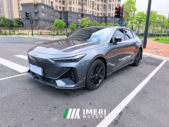 Changan UNI-V iDD 1.5T 113km Version - автомобиль из Китая