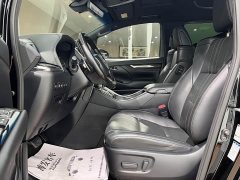 Lexus LM 300h Edition - фото 12
