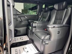 Lexus LM 300h Edition - фото 13