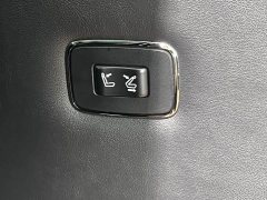 Lexus LM 300h Edition - фото 15
