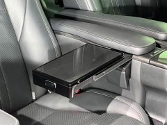 Lexus LM 300h Edition - фото 17