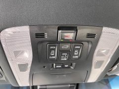 Lexus LM 300h Edition - фото 19